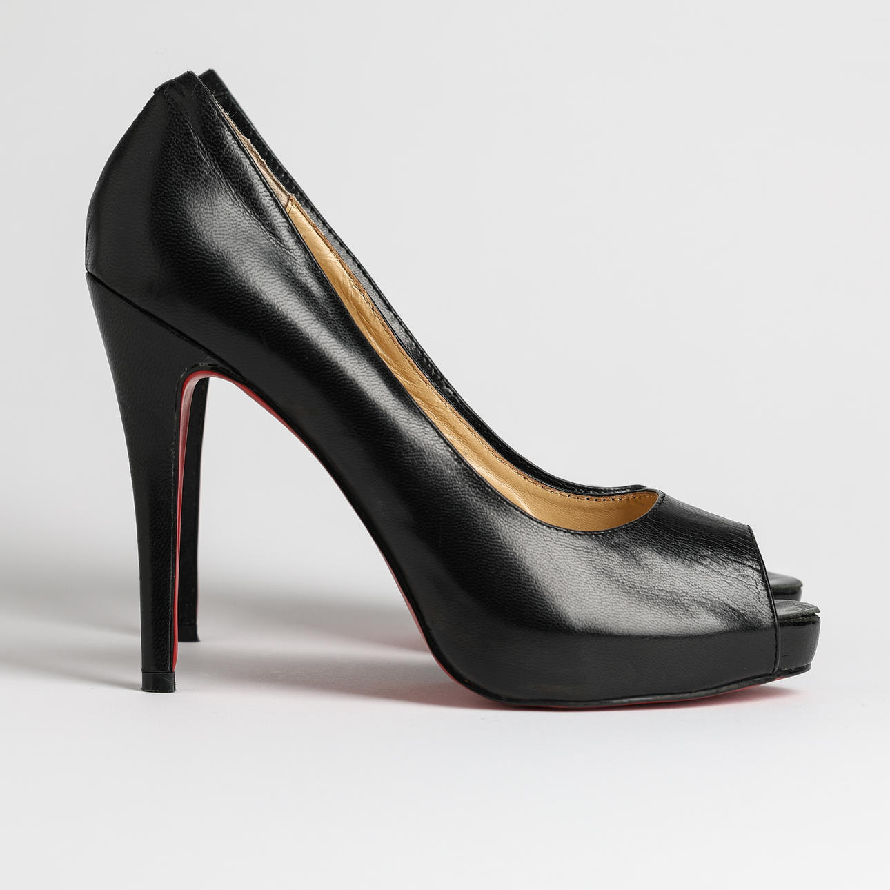 LOUBOUTIN, sko, pumps, str. 37.