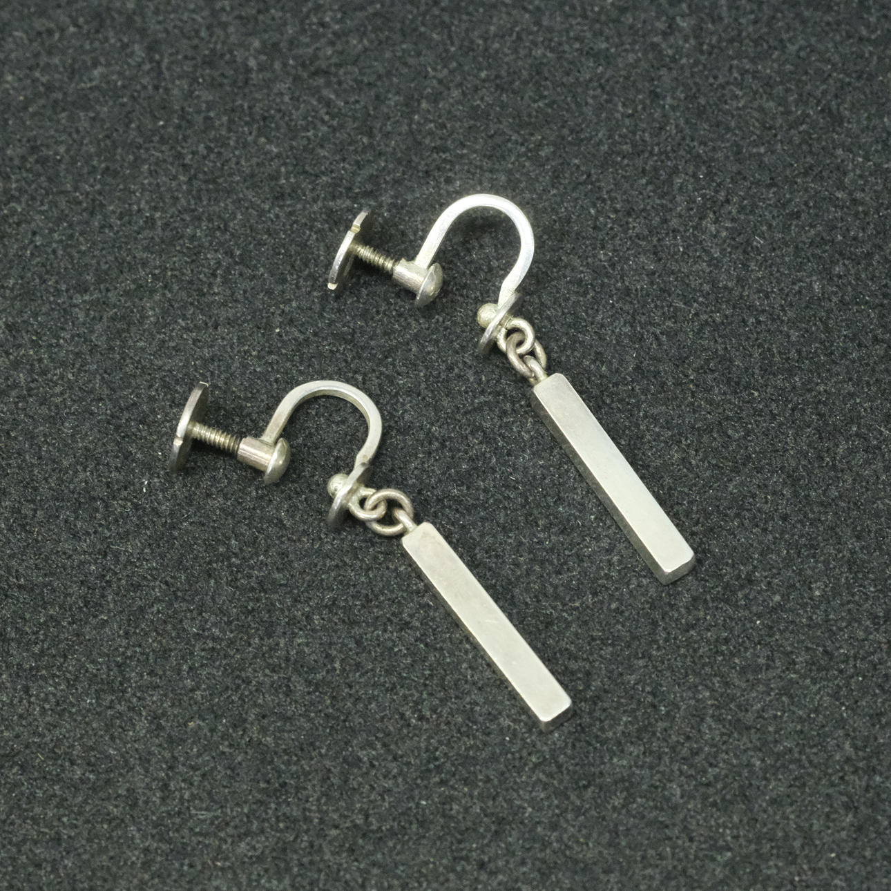 WIWEN NILSSON. OHRHÄNGER, EIN PAAR, SILBER.