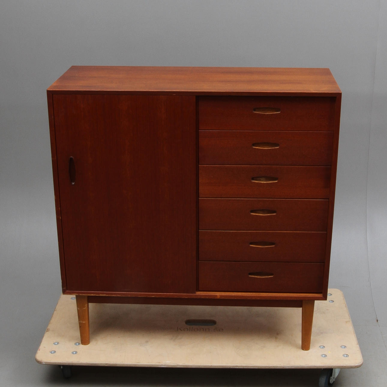 SIDOEBOARD, "Domi 2", Nils Jonsson, Bra Bohag, Hugo Troeds, Bjärnum, 1950-/60-tal.