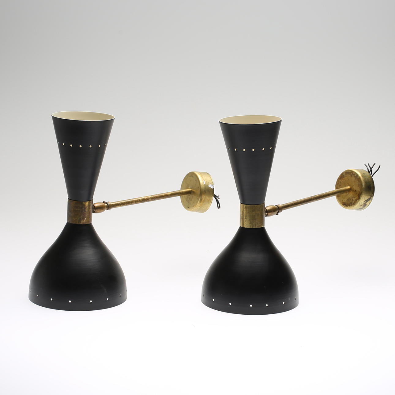 VÄGGLAMPOR, ett par, Möjligen Stilnovo, Italien, 1900-talets mitt.