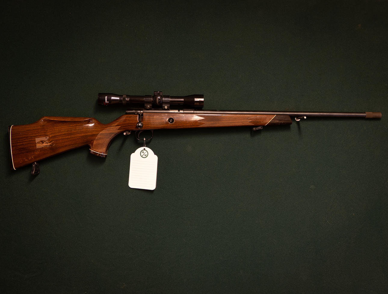 Savage 982 cal. 22LR #D954480 SE0135482.