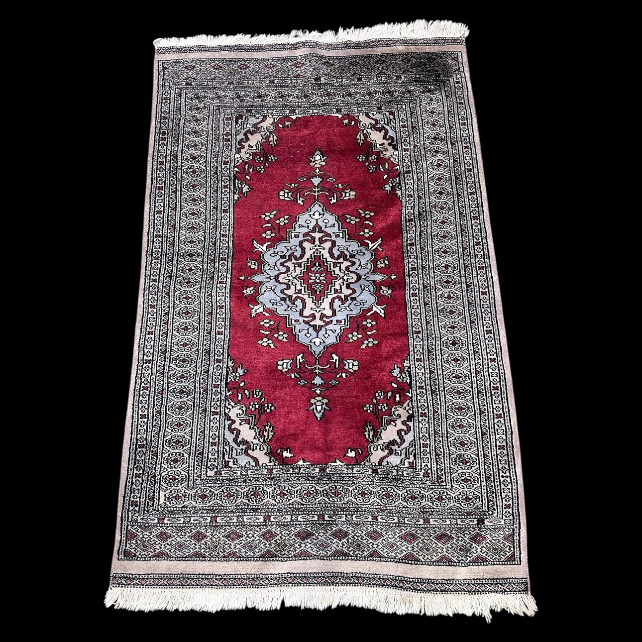 A CARPET, hand-knotted, Karachi, 150x96 cm.