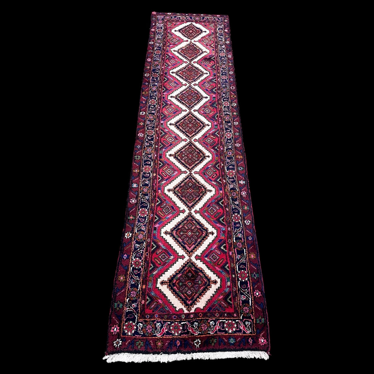 A gallery rug, hand-knotted, hamadan, 286x76.