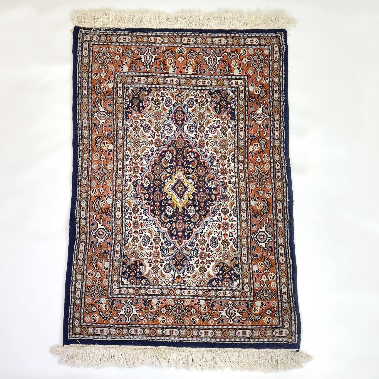 ORIENTALSK TÆPPE. Håndknyttede, 116X80.