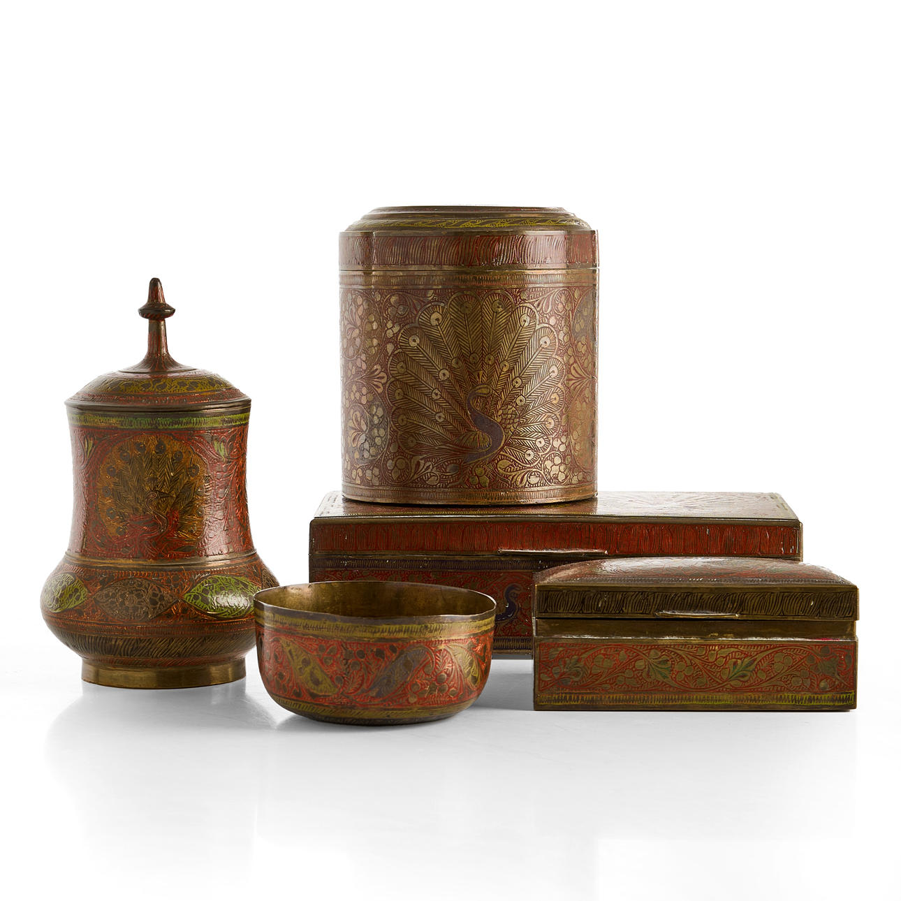 FÜNF INDO-PERSISCHE RAUCHUTENSILIEN, Mitte des 20. Jahrhunderts.