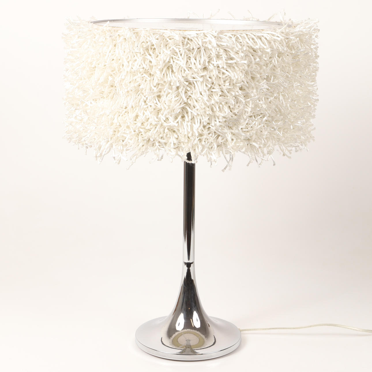 BORDLAMPE, „Rya“, tekstil/metal, Lampgustav, nutidig.