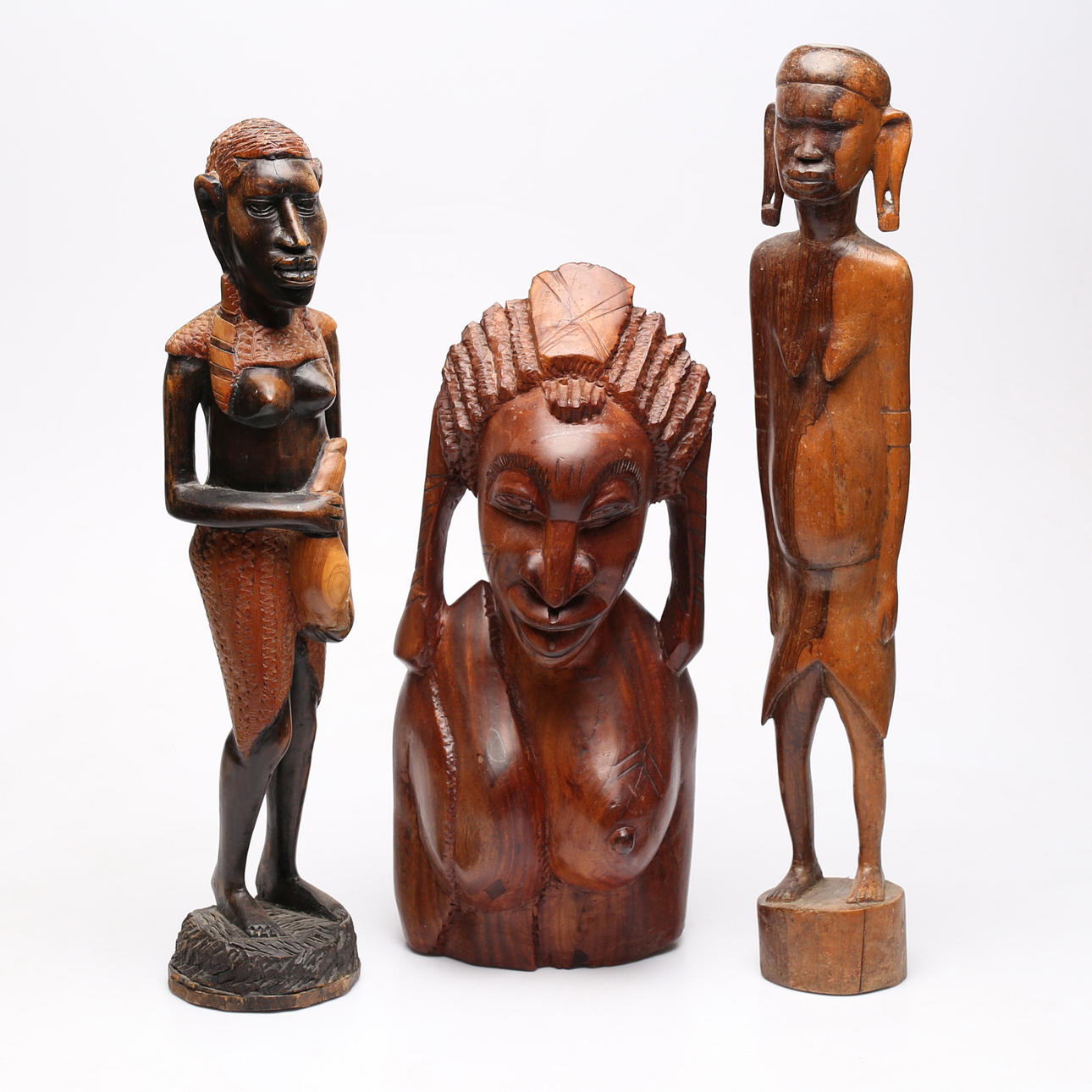 Tre afrikanske skulpturer.