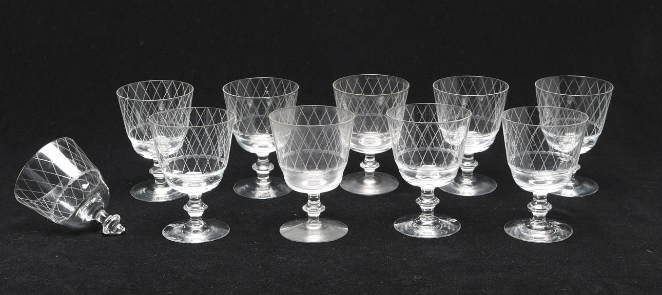 VINGLAS, 9 st, "Sickan", Vicke Lindstrand.