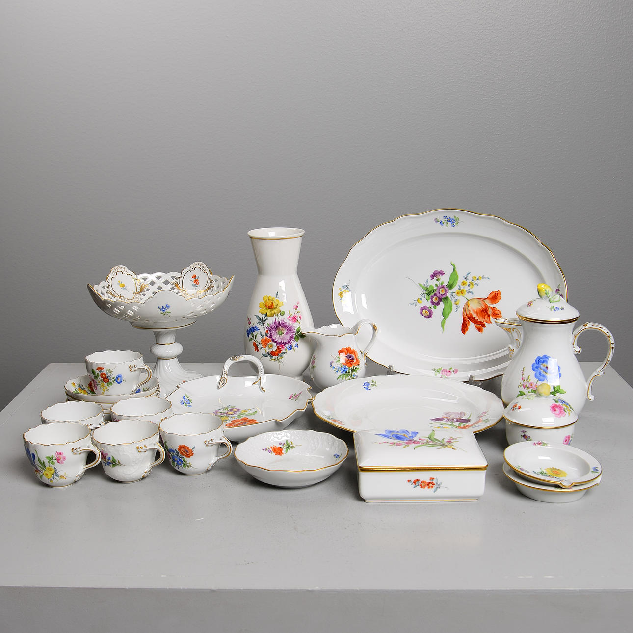 MEISSEN, Mocca sæt til 6 personer (17 stykker).