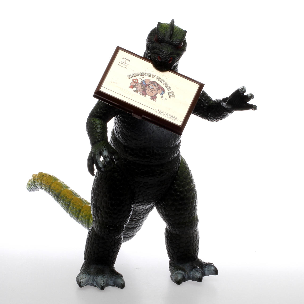 LEKSAKER, 2 st, Godzilla samt Game & Watch.