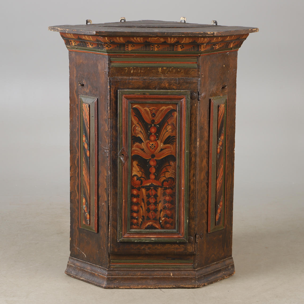 A corner cabinet, Allmoge, 19th century.