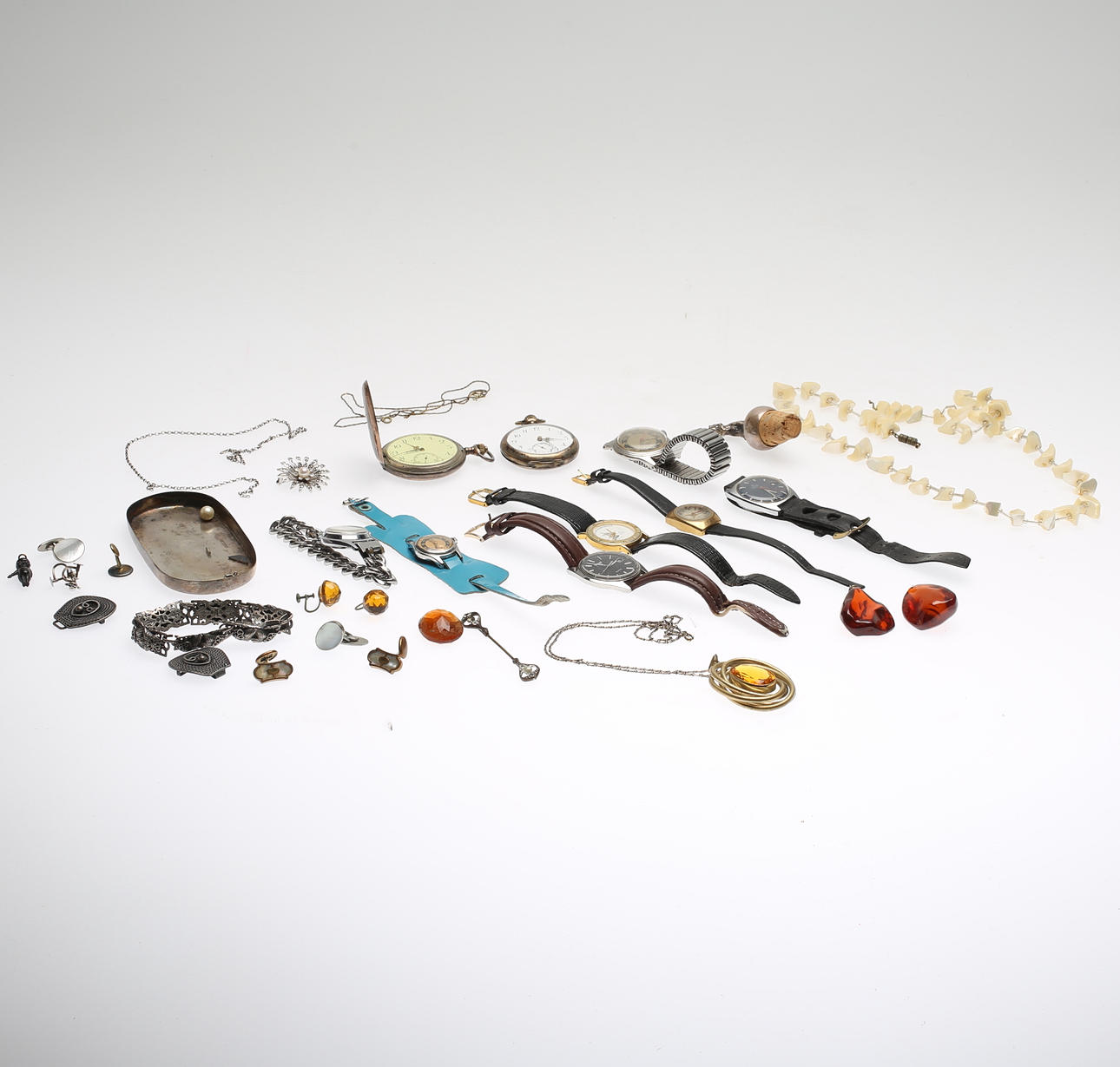 DIVERSE BIJOTERIER, bland annat silver, 1900-tal.