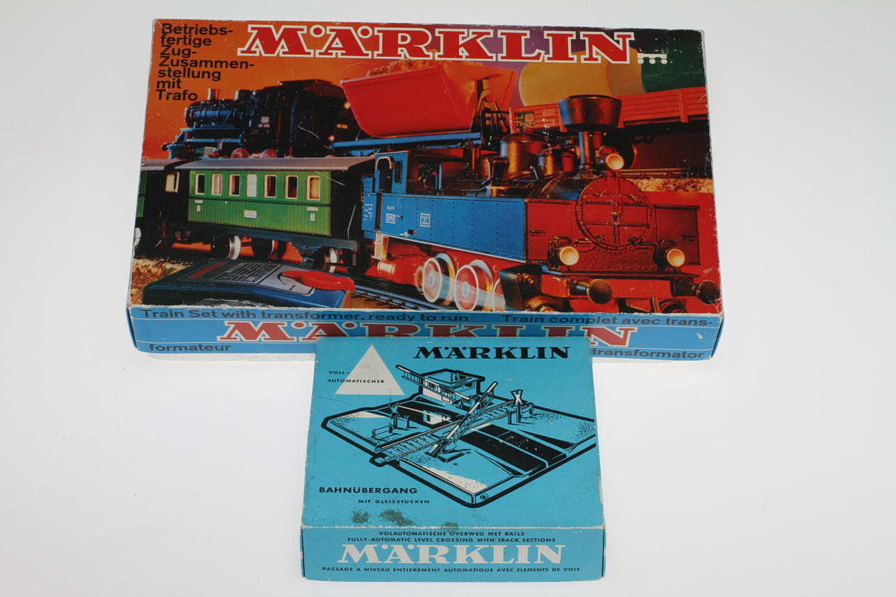 MODELLTÅG MÄRKLIN startsats 2915 och övergång med mera.