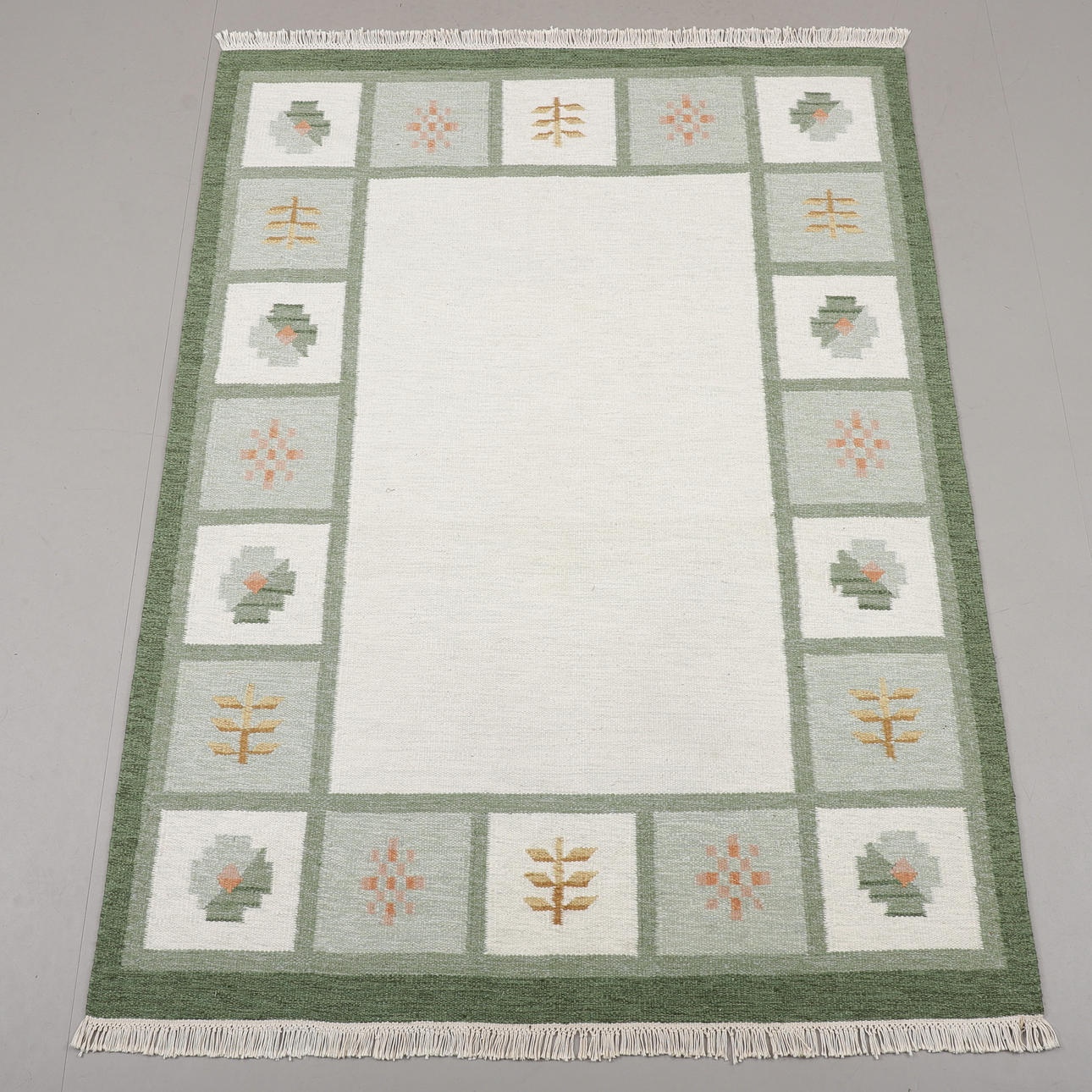 MATTA, röllakan, mått 232x169 cm.