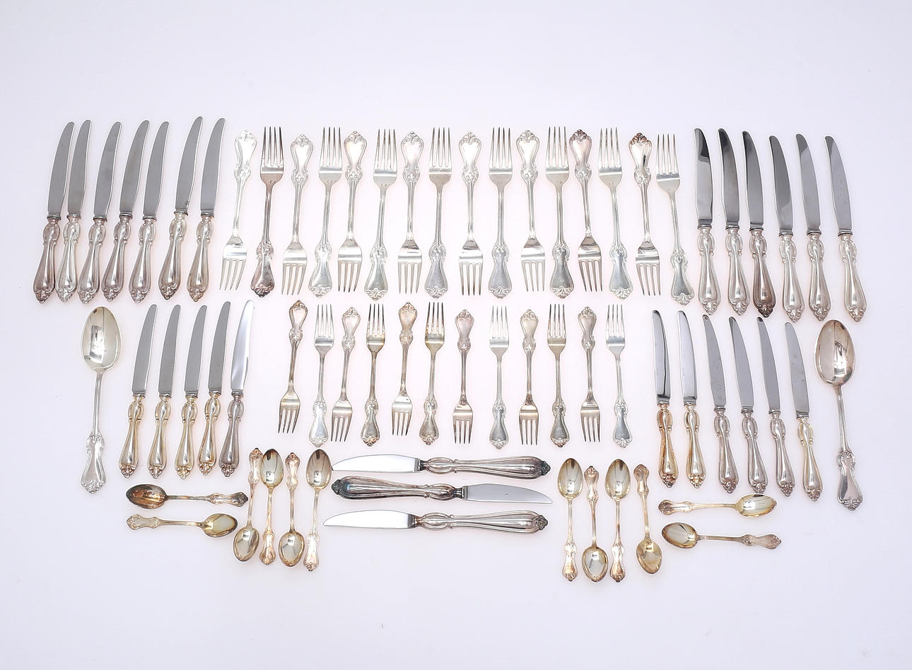 BESTICKSERVIS, 69 delar, "Olga".