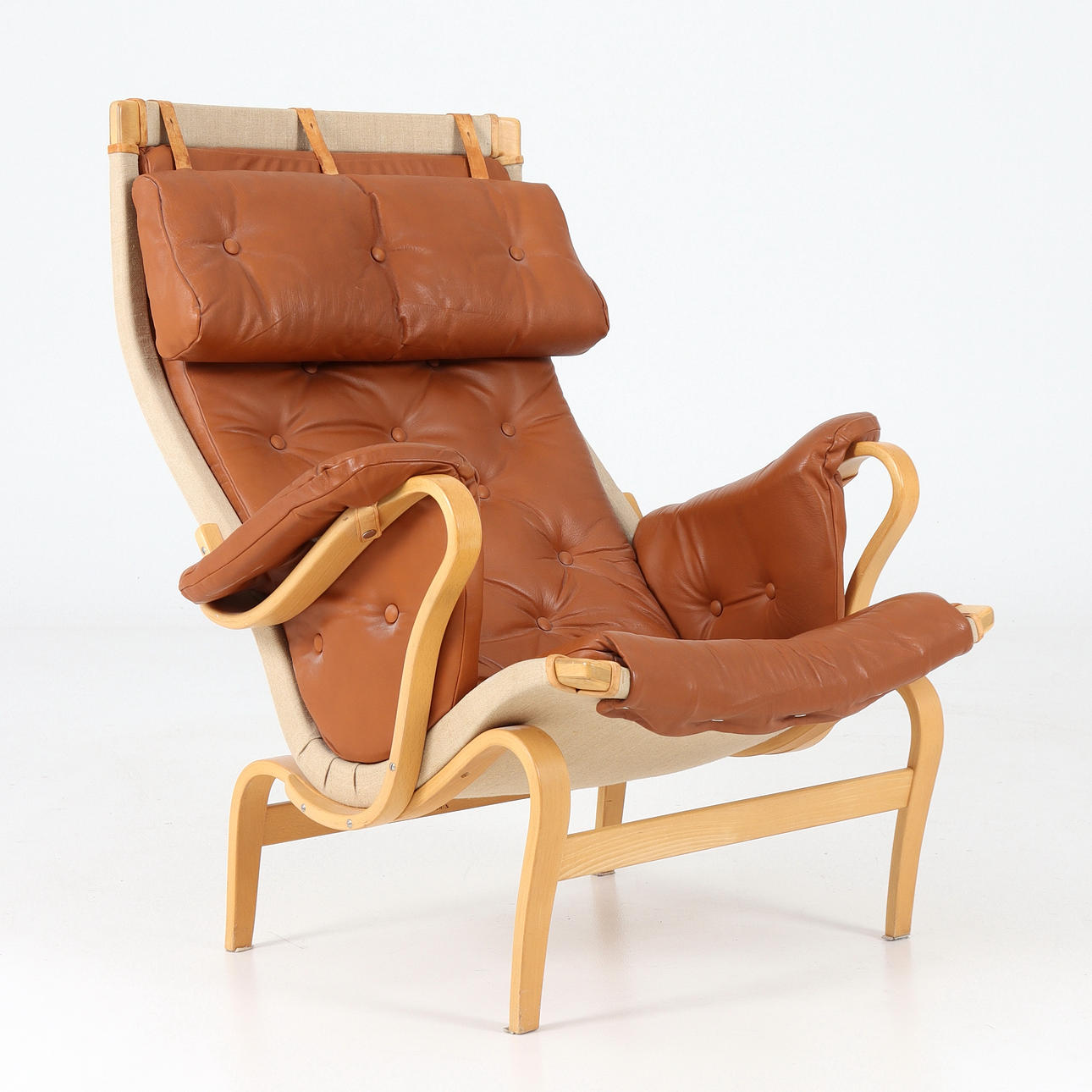 BRUNO MATHSSON. Lænestol, „Pernilla“, DUX.