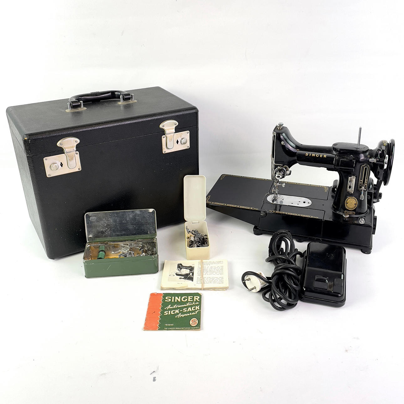 SEWING MACHINE, Singer, 222K, with bag and various accessories.