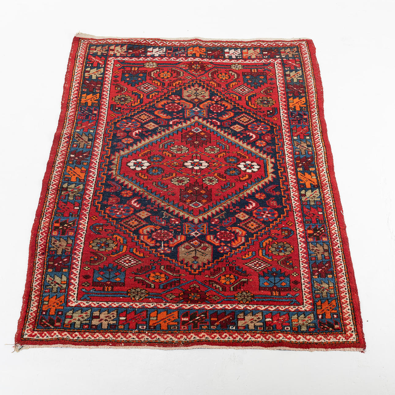 CARPET, Oriental, hand-knotted, approx 204 x 128 cm.