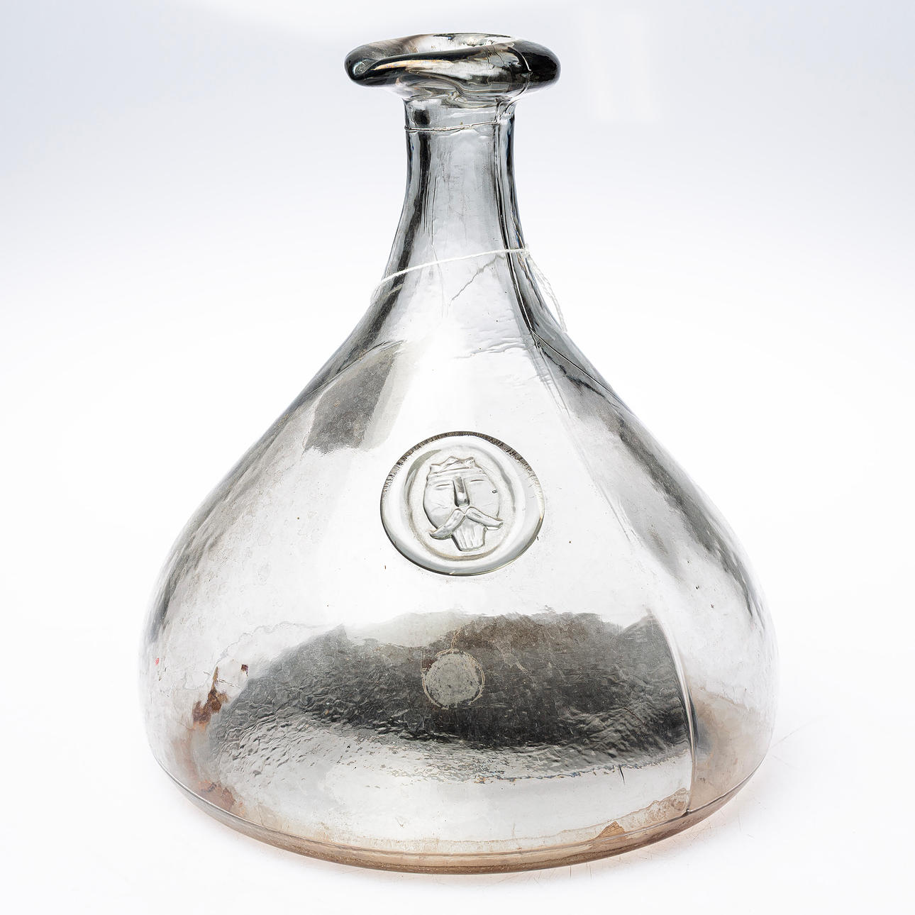 KARAFF, Holmegaard, Danmark.