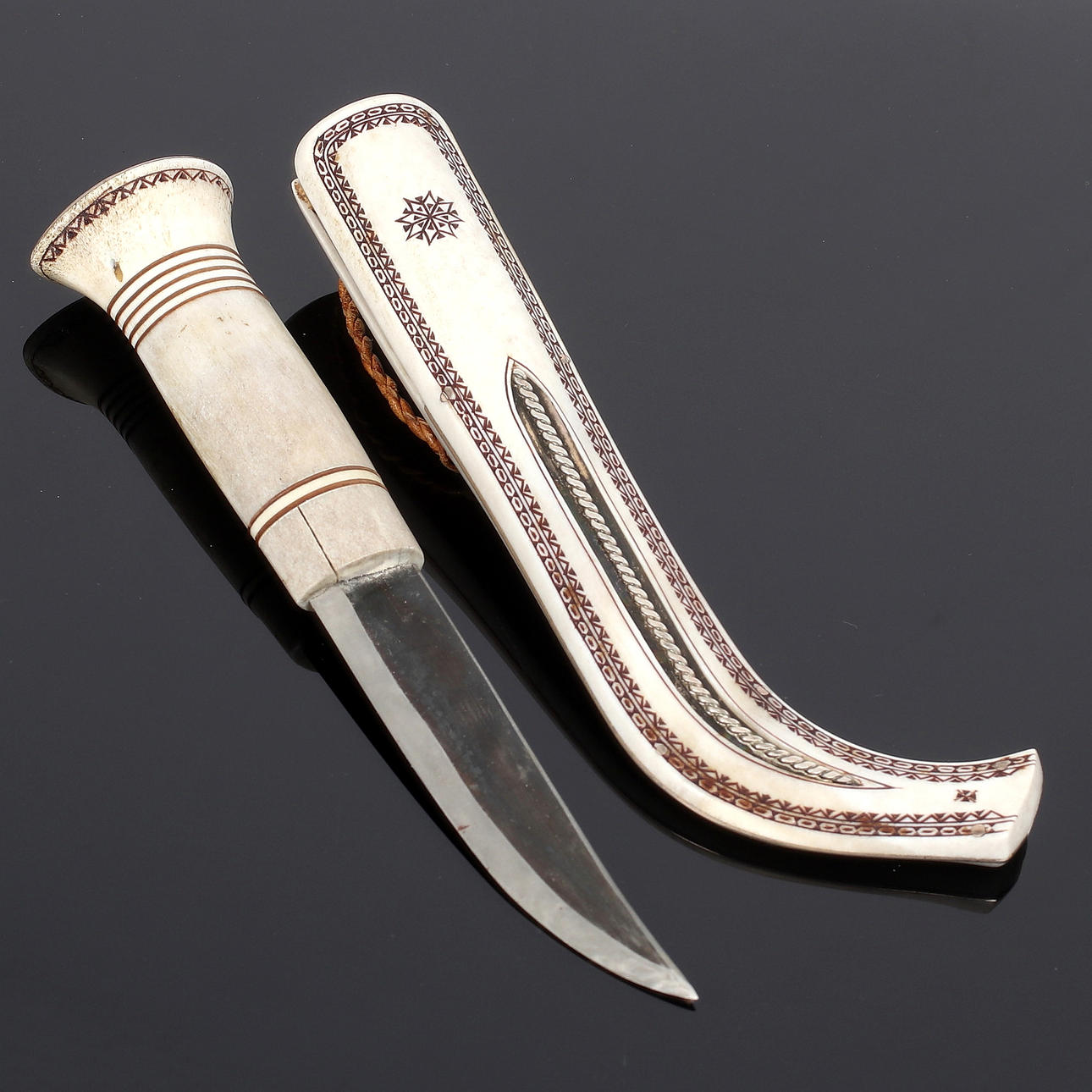 ESSE POGGATS. Full horn knife with silver inlay, monogram signed.