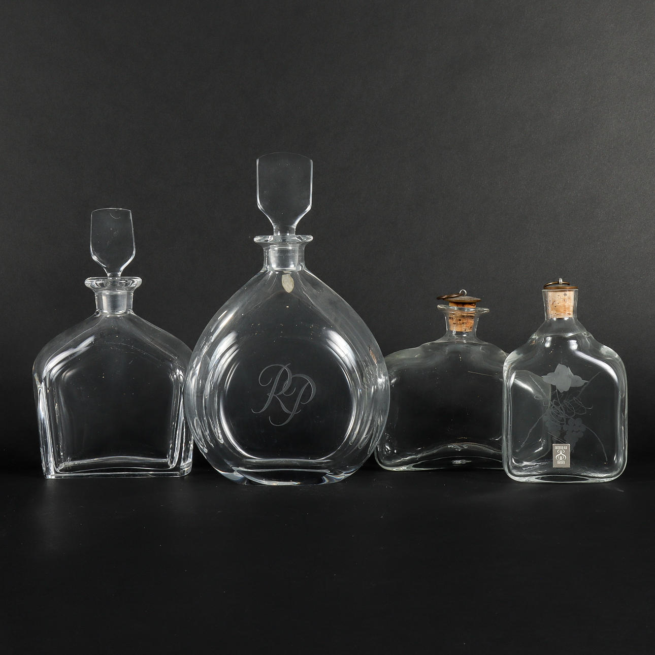 DEKANTERIT 4 kpl, lasi.