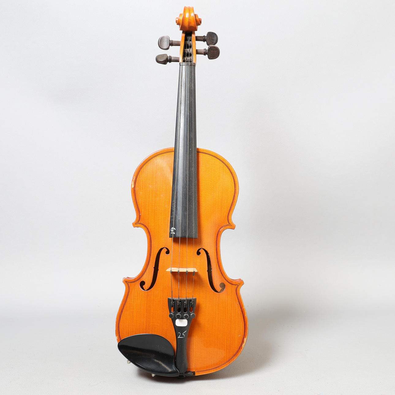 UN VIOLÍN 1/2.
