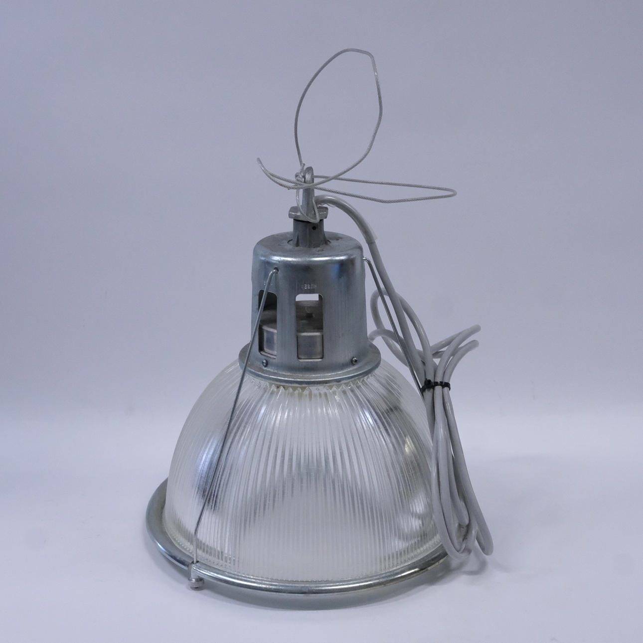 INDUSTRIAL CEILING LIGHT. HOLOPHANE 6582 ENDURAL.