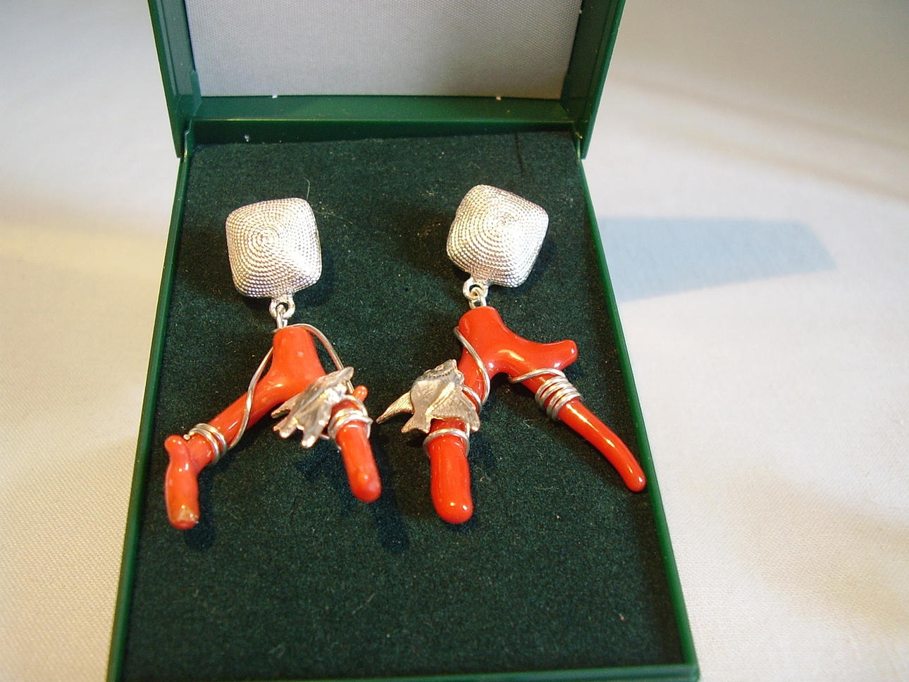 ÖRHÄNGE, korall, silver 925.