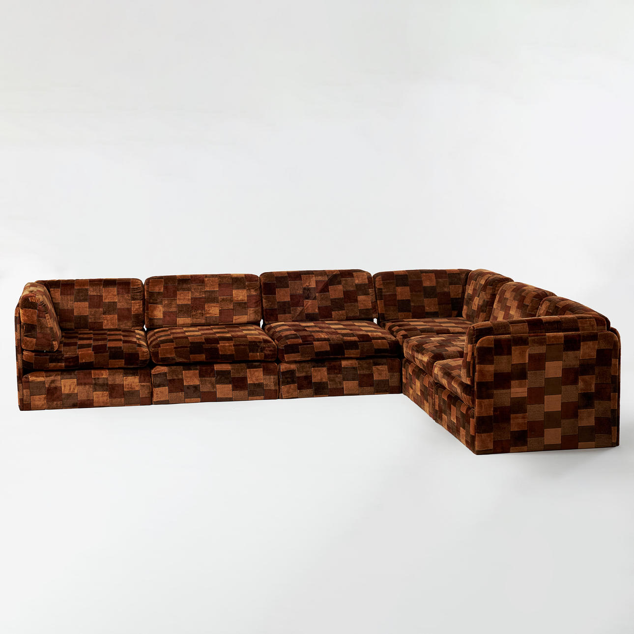 MODULÆR SOFA. 1970'erne. plys, ternet mønster i brune nuancer.