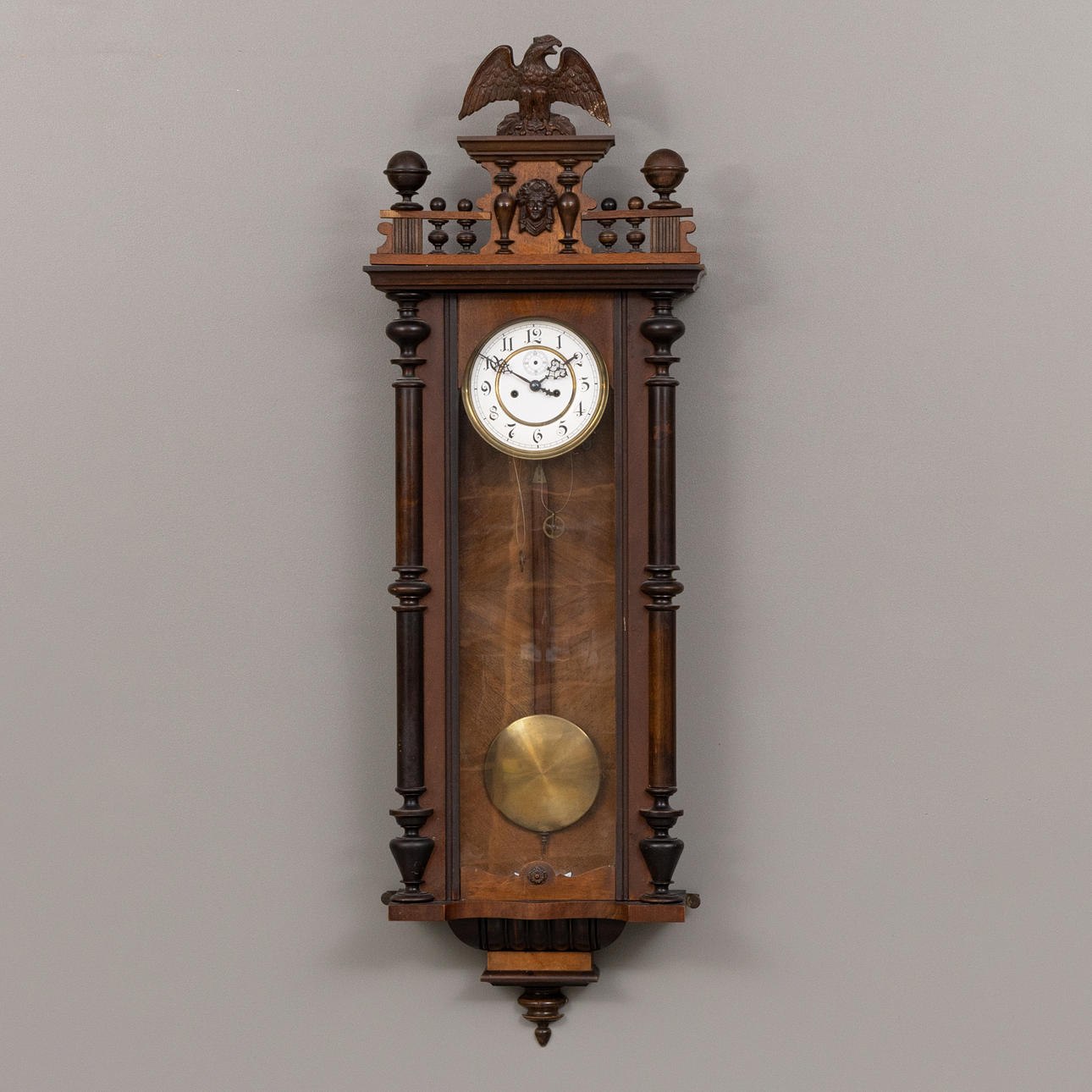 En lodderegulator, nyrenæssance, 20. århundrede.