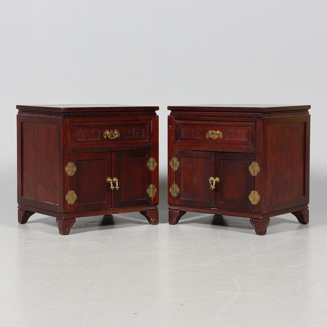 SÄNGBORD, 1 par, Asien.