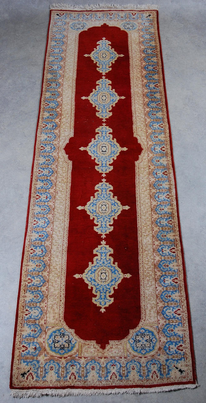 GALLERIMATTA Kirman, längd 300 x 94 cm.