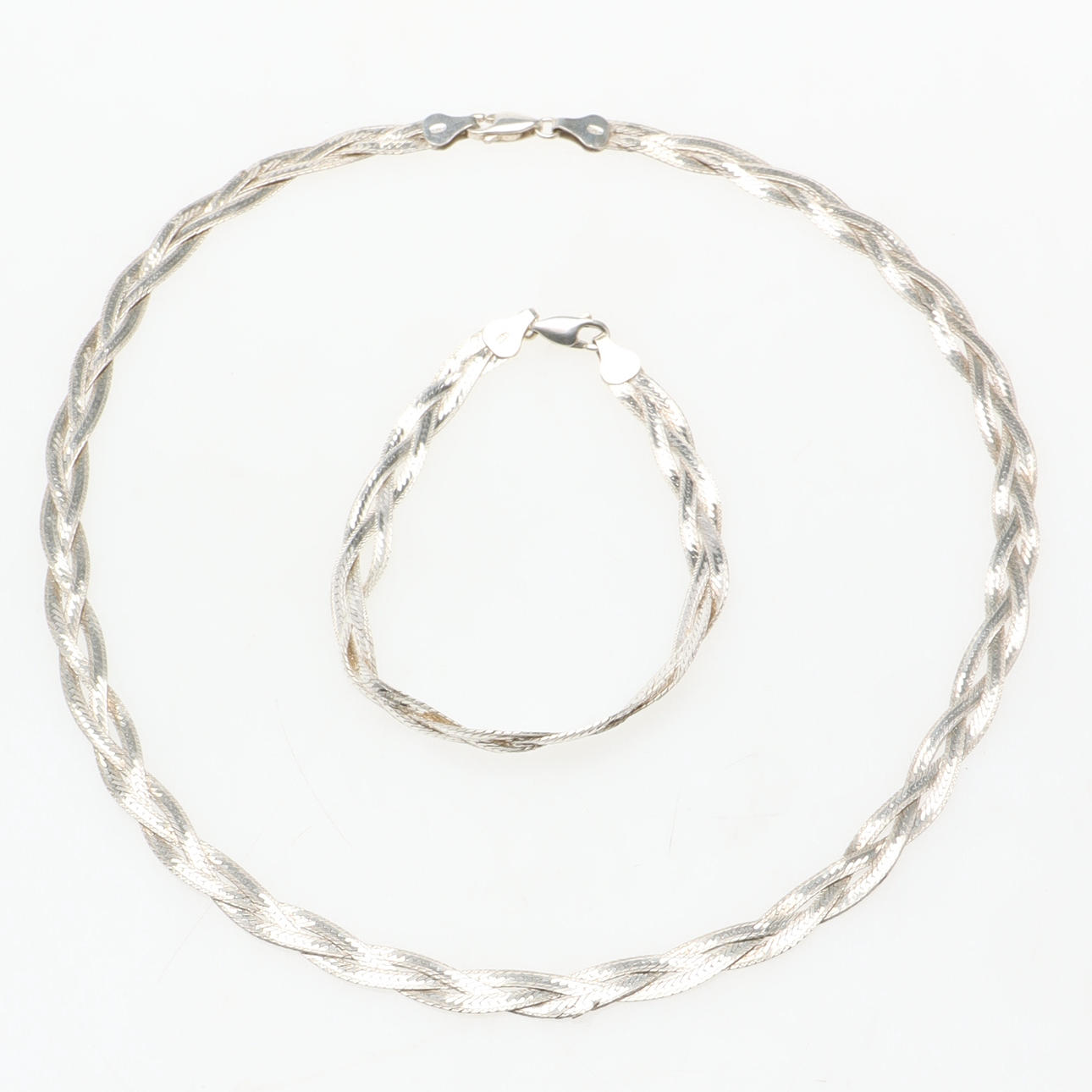 KAULAKORU & RANNEKORU, hopea, punottu lenkki.