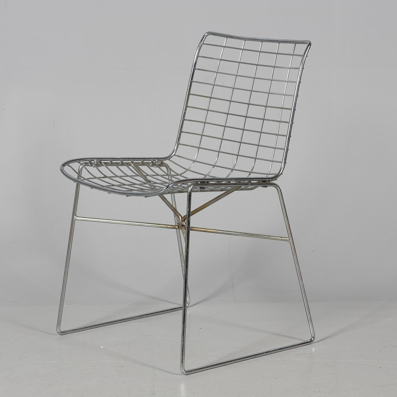 STUHL AUS DRAHT, Metall.