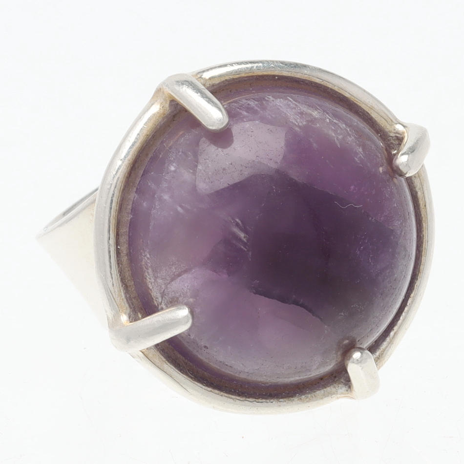 RING, sterlingsølv med ametyst.