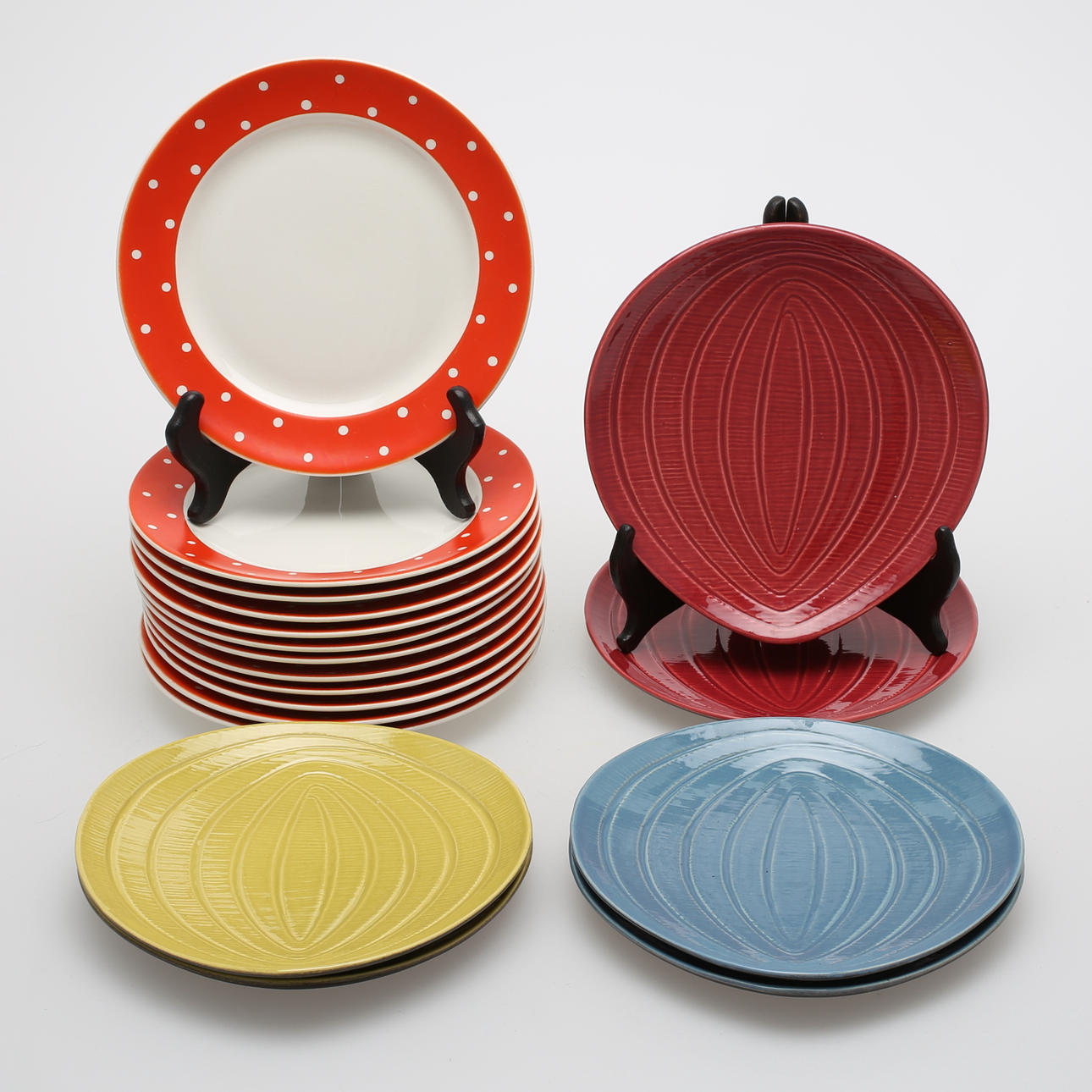ASSIETTER, 18 st, "Amanita" Gefle och Bo Fajans.