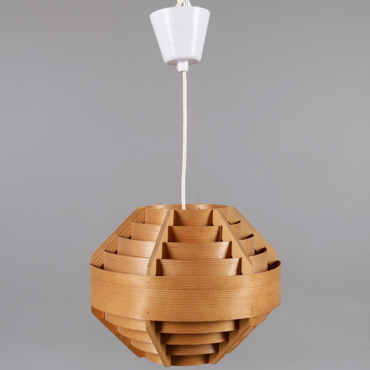 TAKLAMPA, furu, Hans-Agne Jakobsson för AB Ellysett Markaryd.