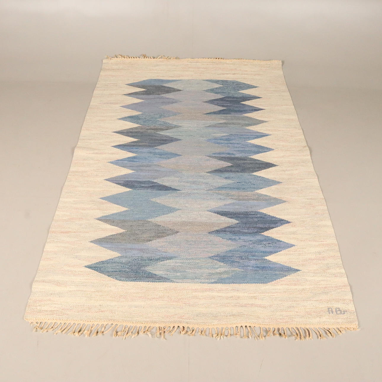 TEPPICH, Rölakan, signiert AB.