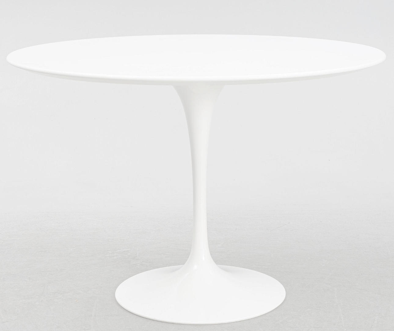EERO SAARINEN. KNOLL TABLE.