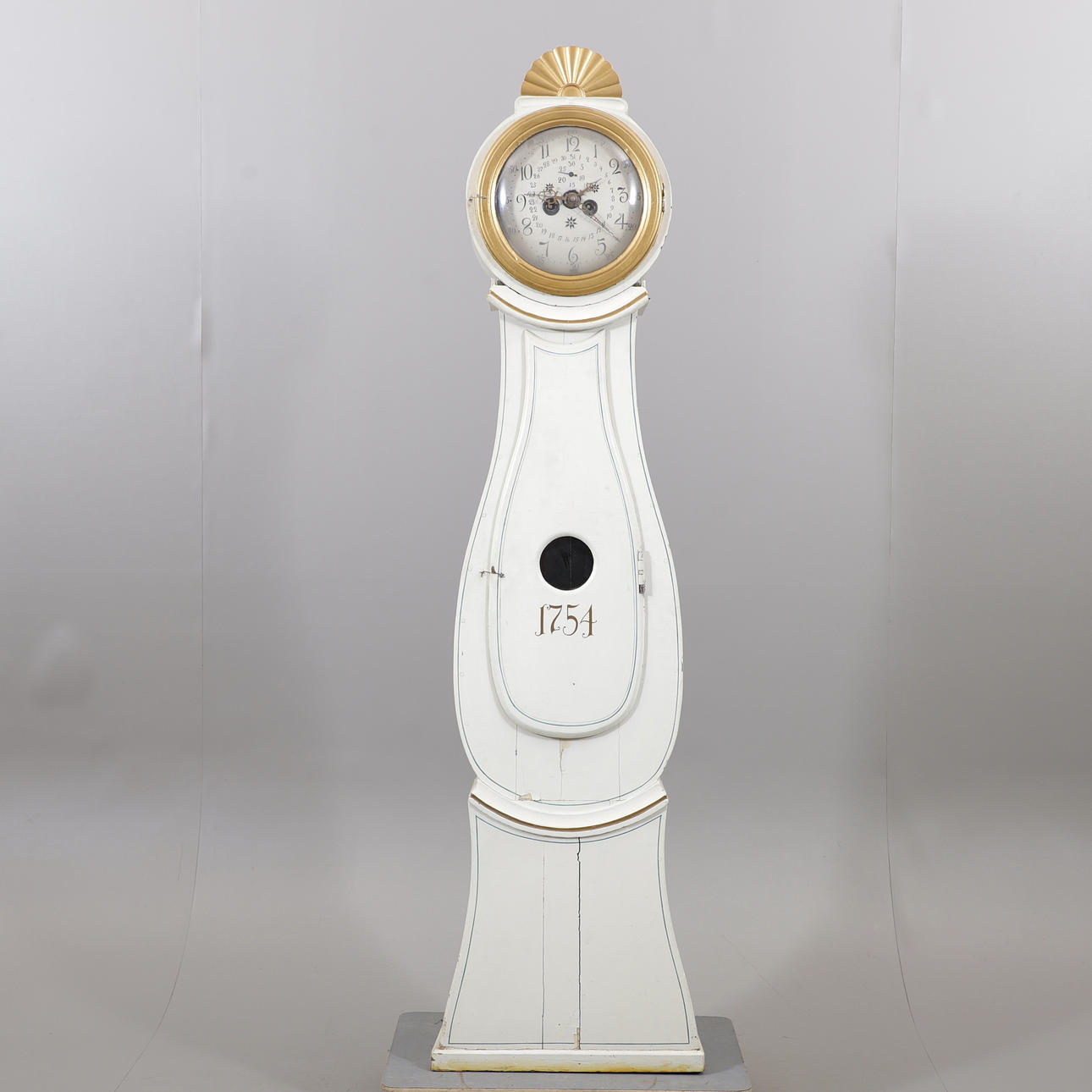 GOLVUR, svängd modell, 1700-tal.