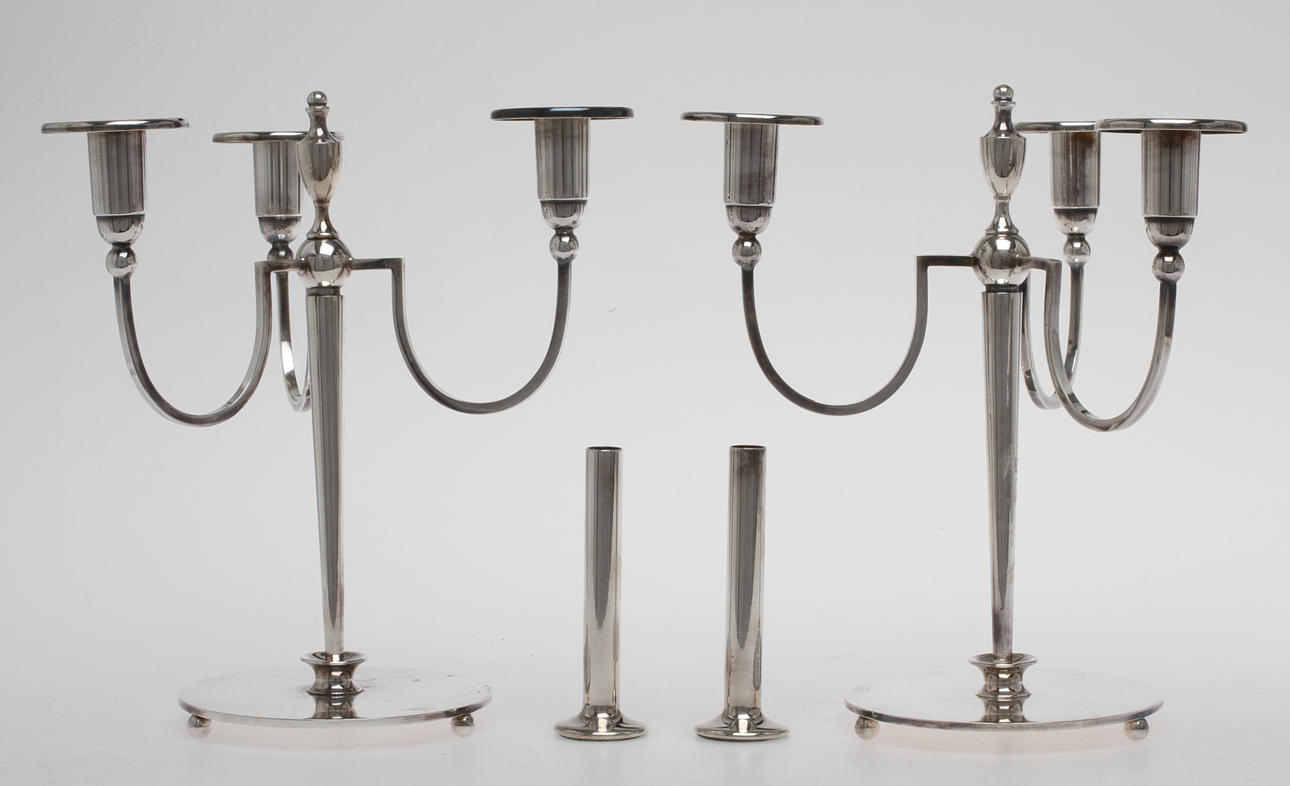 KANDELABRAR, 1 par, VASER, 1 par, CG Hallberg, nysilver, 1900-tal.
