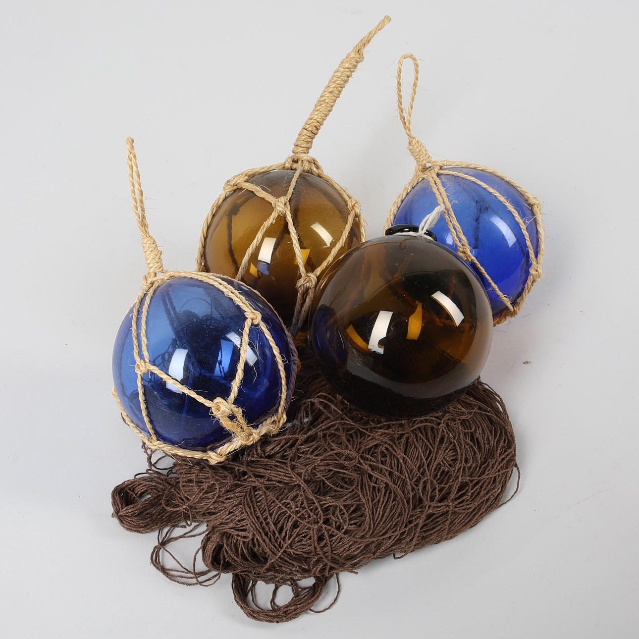 KALASTUSKELLUKSET & KALAVERKOT, 4+1 kpl, lasi.