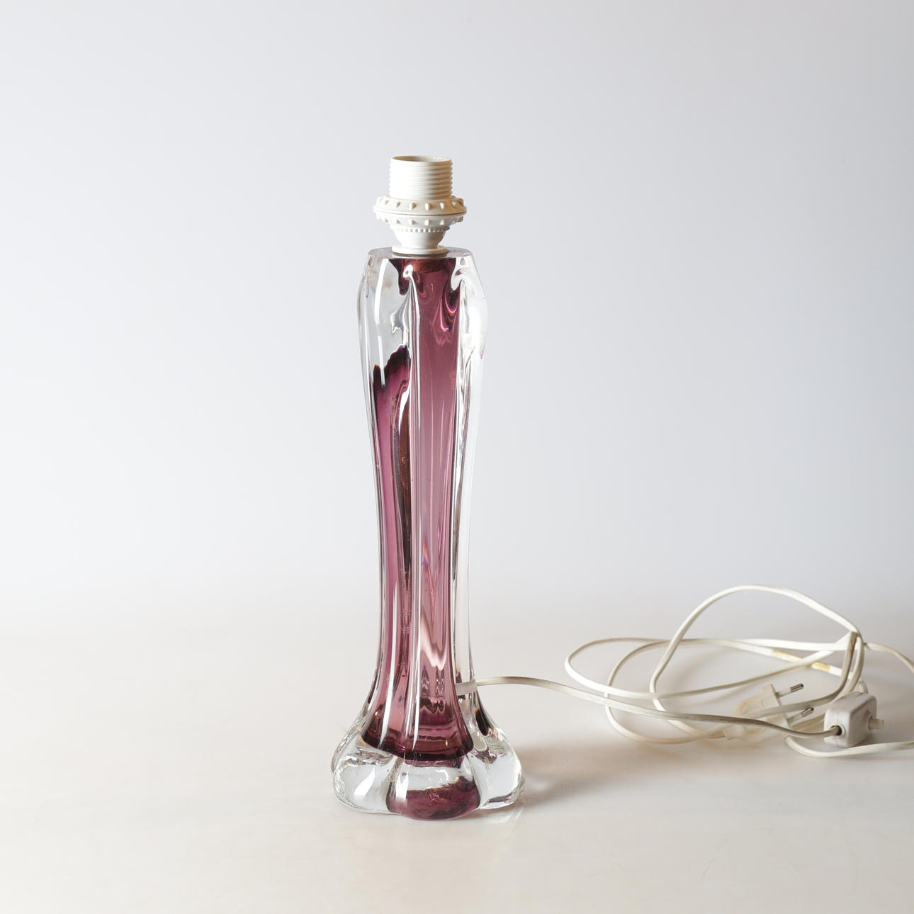 BORDSLAMPA, glas, Flygsfors, signerad.