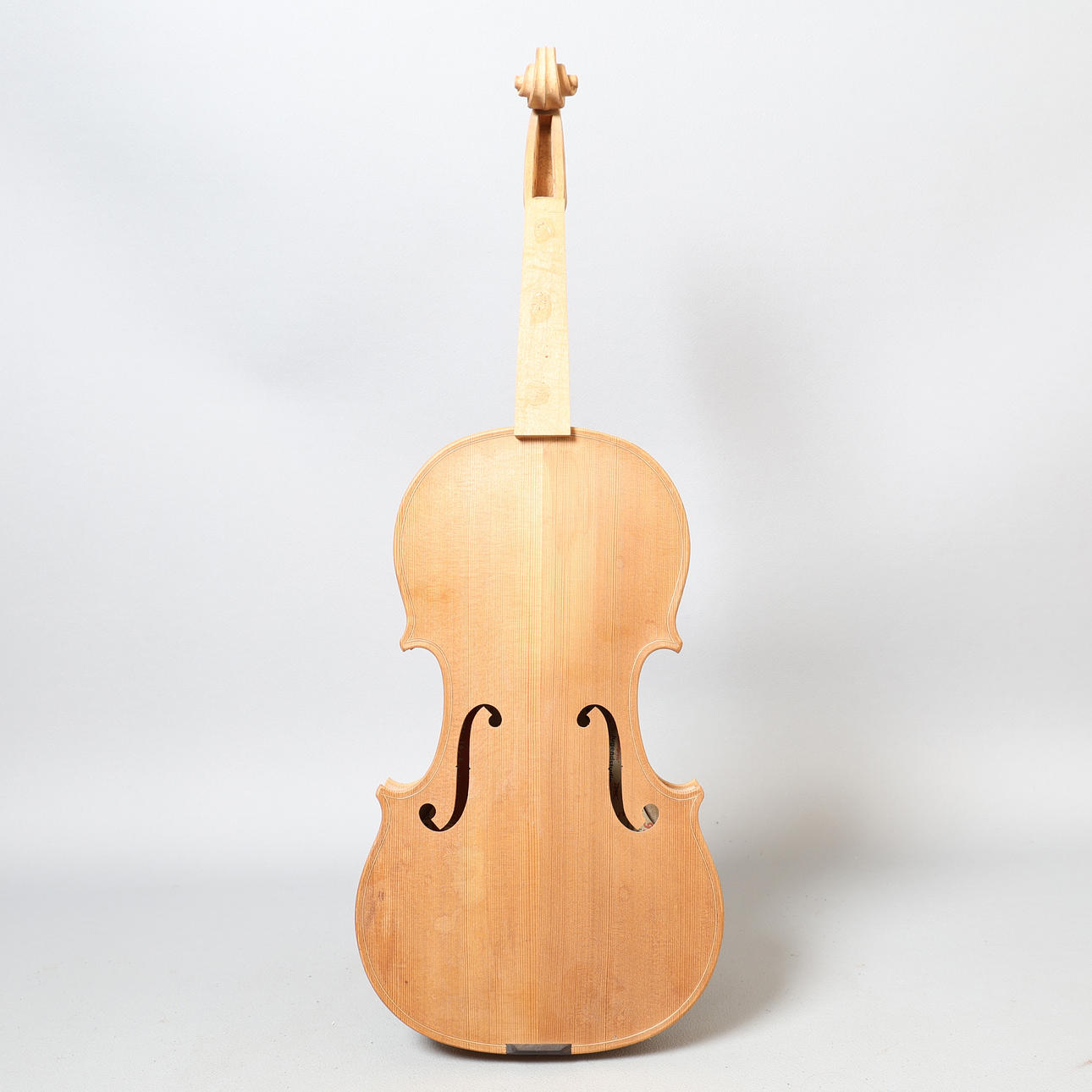 AN UNVARNISHED 4/4 VIOLIN.