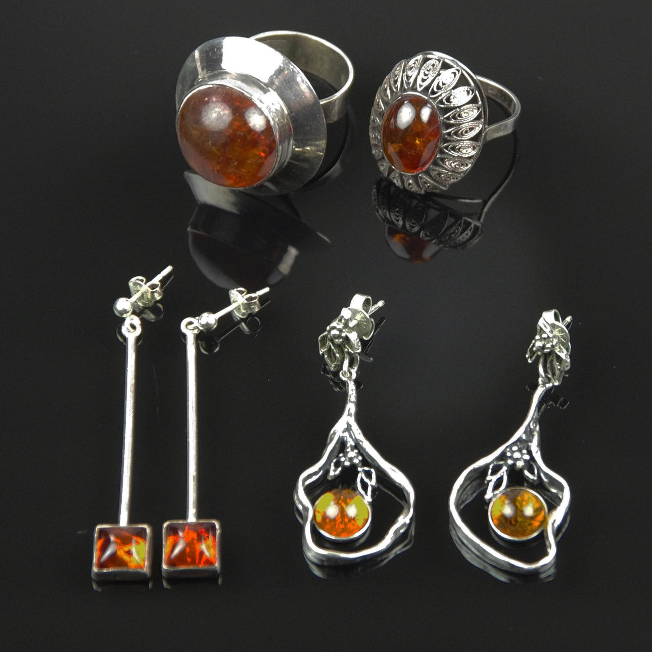 RINGAR SAMT ÖRHÄNGEN, silver/bärnsten.