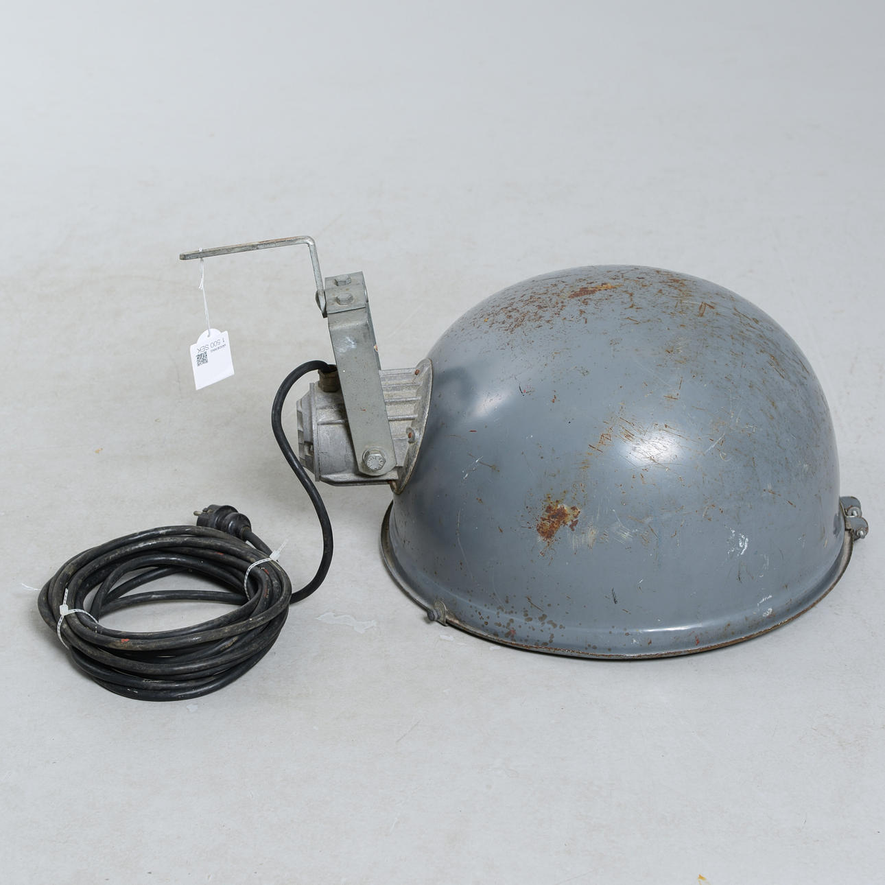 INDUSTRIAL LAMP, probably 1930s.