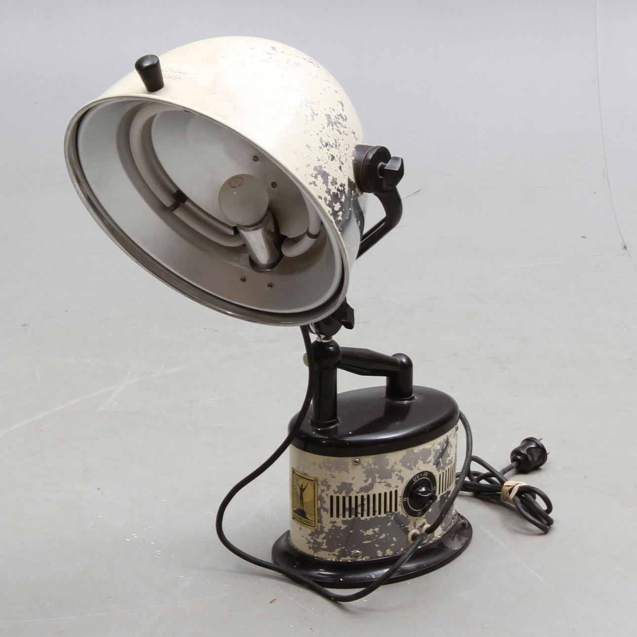 KVARTSLAMPA, Hanau, 1900-talets första hälft.