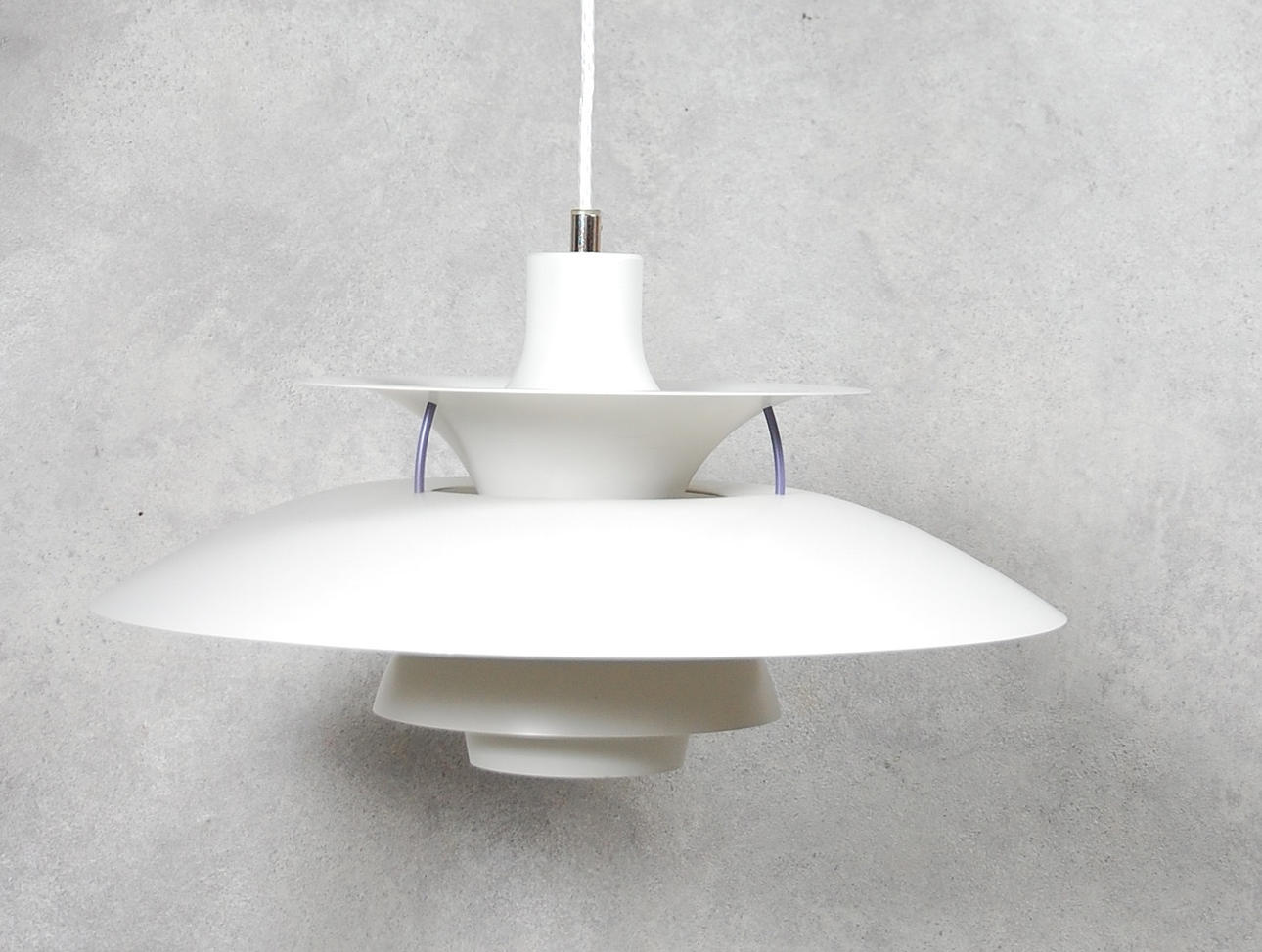 TAKLAMPA, PH 5 Poul Henningsen för Louis Poulsen.