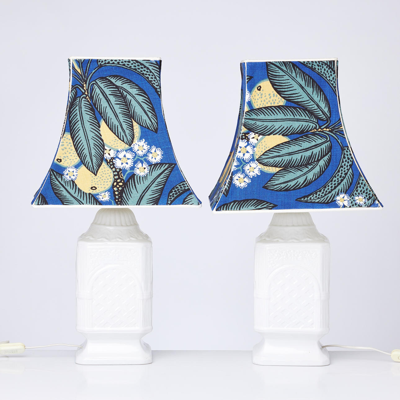 TABLE LAMPS, 1 pair, feet in propolis, screen in Josef Frank's textile “Notturno”.