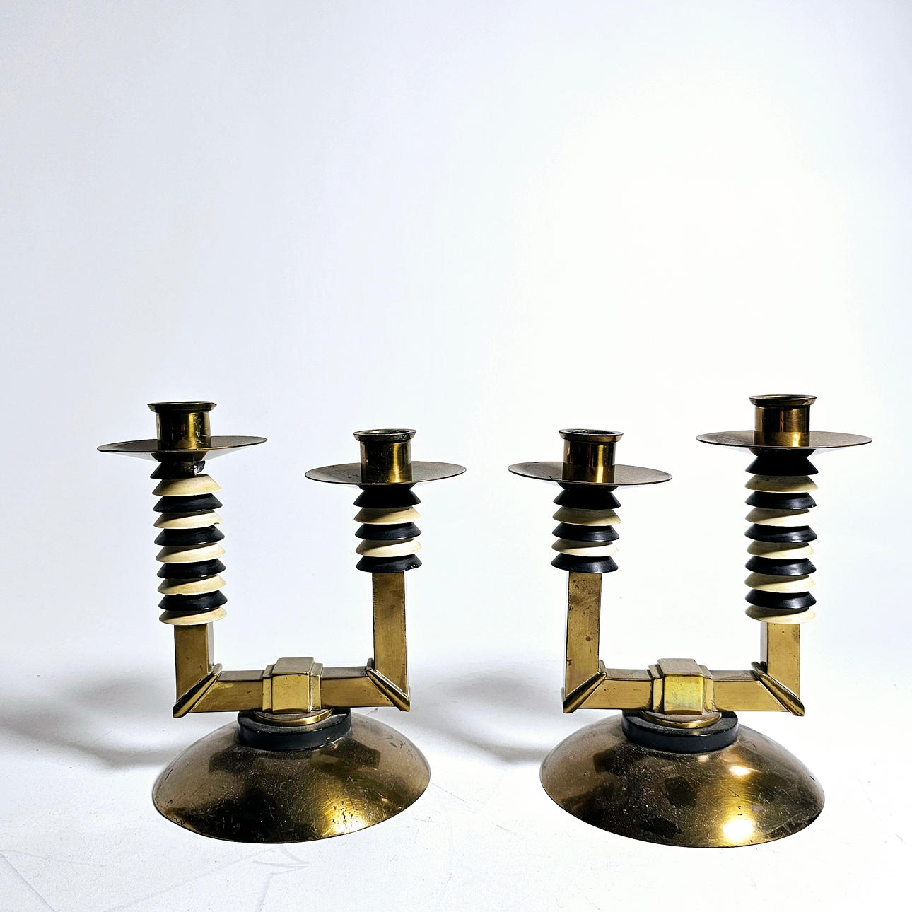 PAR ART DECO LYSESTAGER. BRONZE.